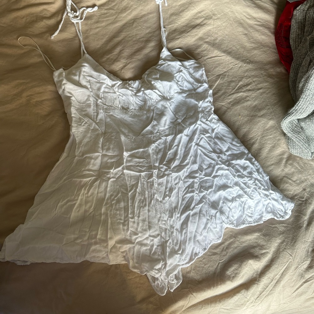 URBAN OUTFITTERS romper white